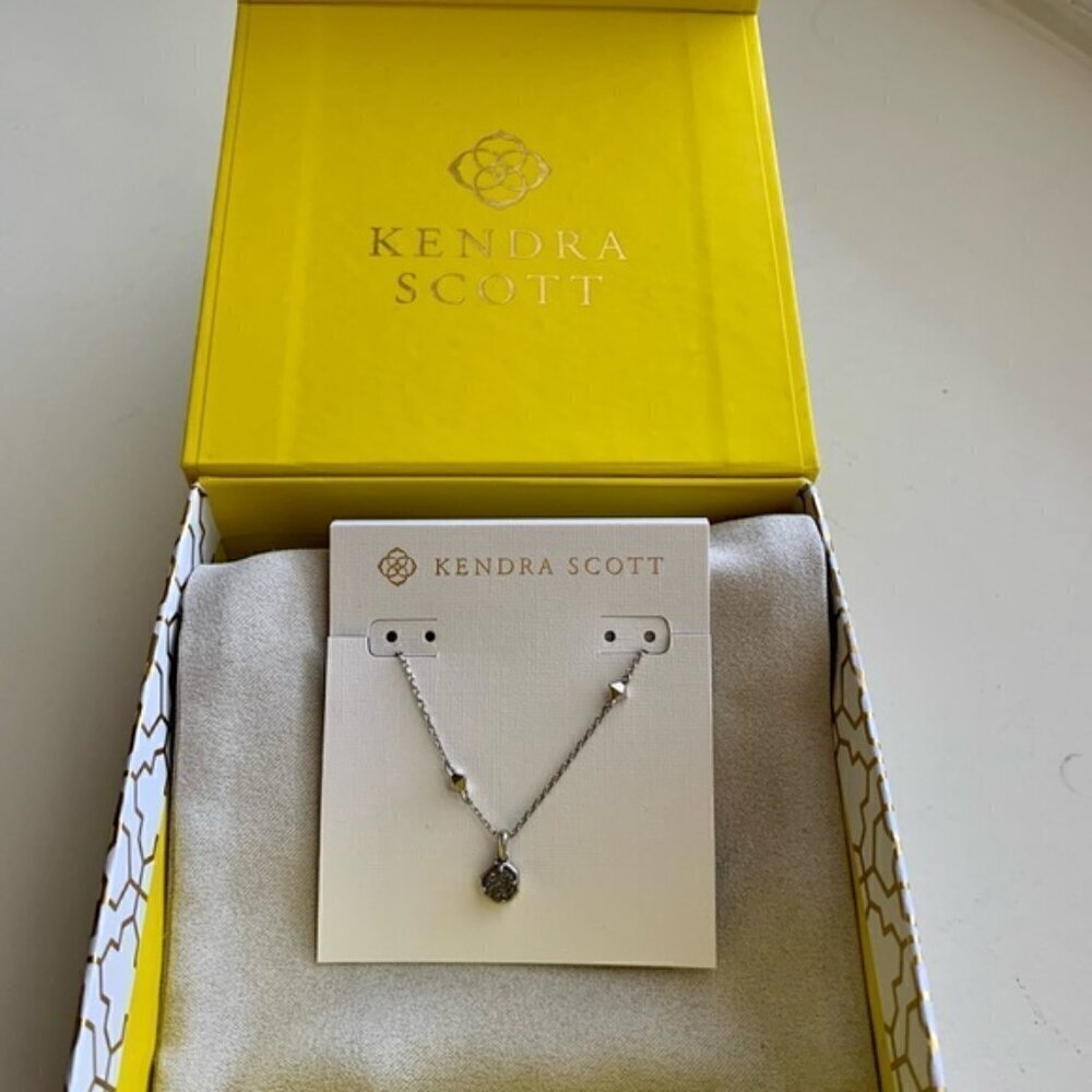 Kendra Scott Nola Short Pendant Necklace in Rhodium-Platinum Drusy (#438)